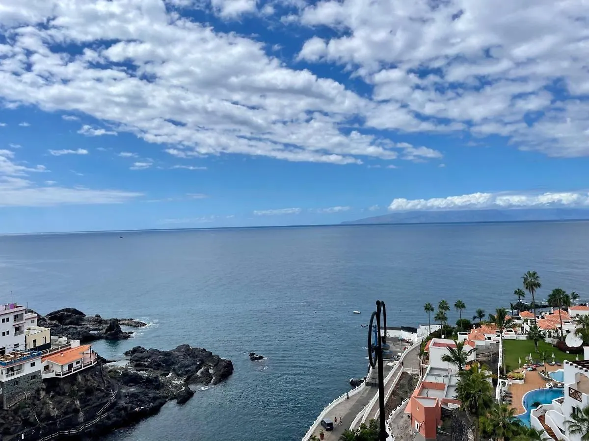 Spacious, Light & Cozy Apartments With Ocean Views location